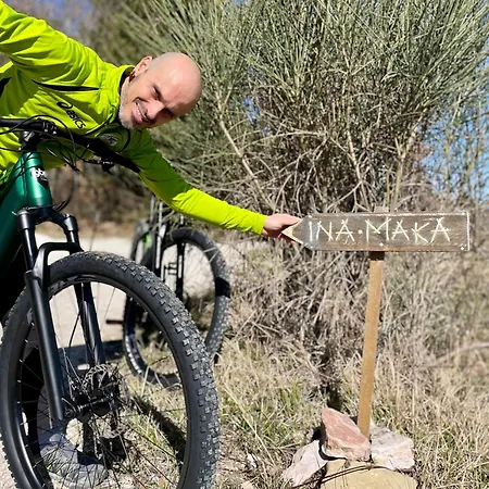 Eco Ina Maka - Immersi Nel Panzió Gubbio